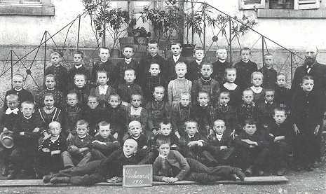 Schüler in Lichenroth in 1911